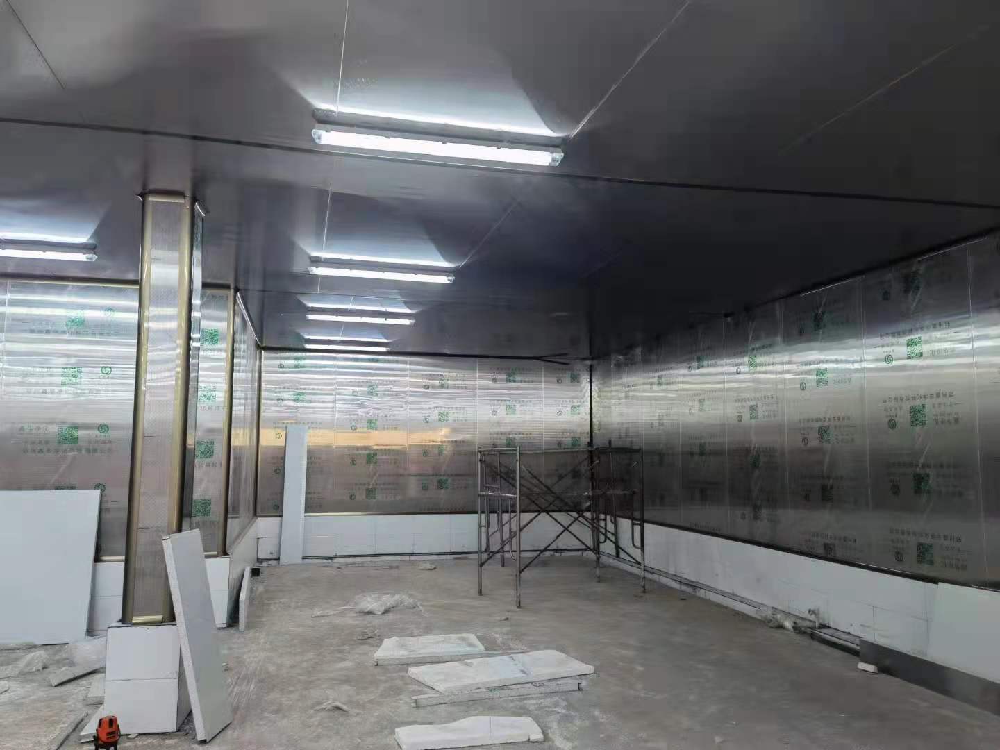 尉氏縣周伍清真食品廠鹵制車間凈化裝修工程！